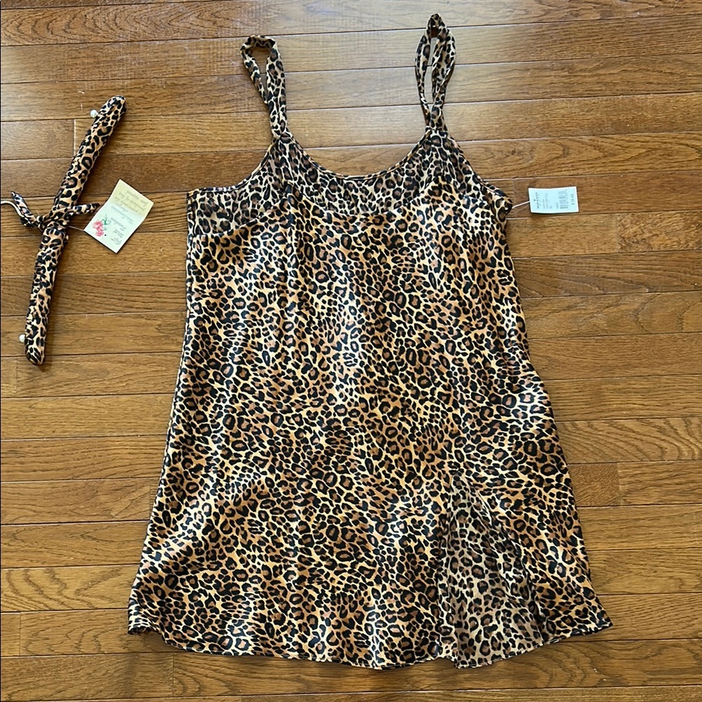 Leopard Print Women's Nightgown